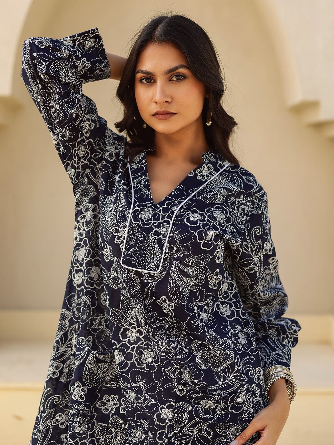 Black and White Outline Floral Print A-Line Cotton Kurta - Image 4