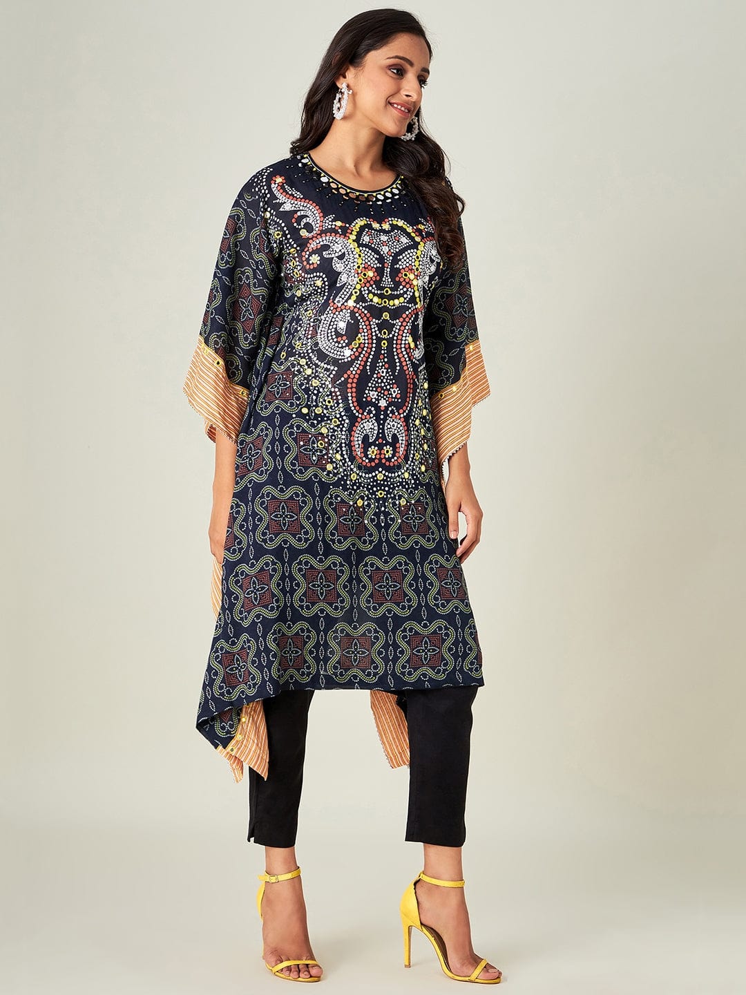 Black Bandhani Embroidered Kaftan Kurta - Image 3