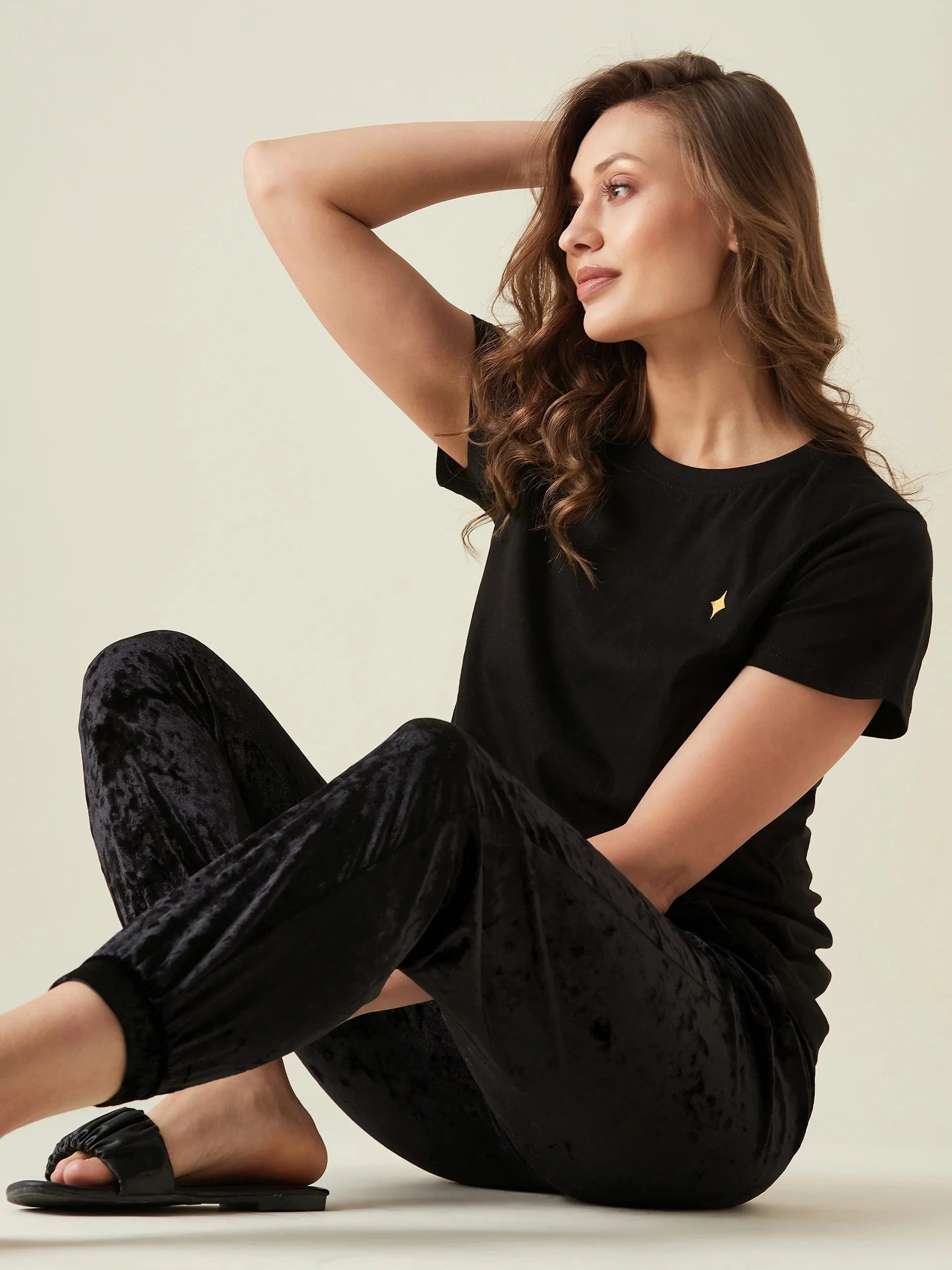 Black velvet joggers - Image 6