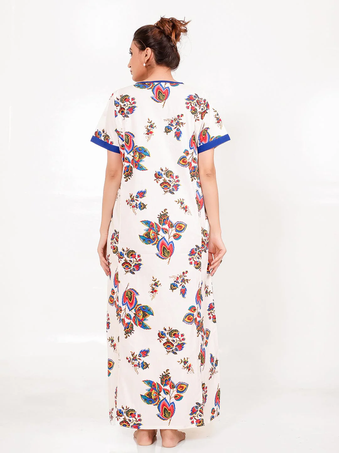 Blue and White Cotton Floral Nightdress - Image 4
