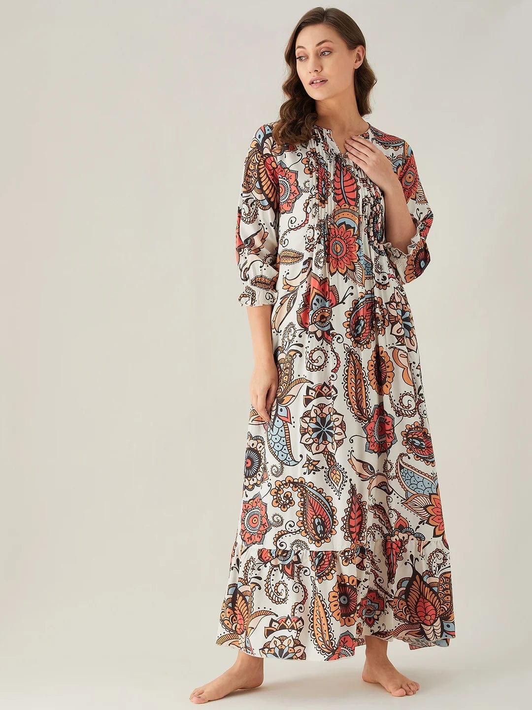 Bold Paisley White Pintuck Nightdress - Image 6