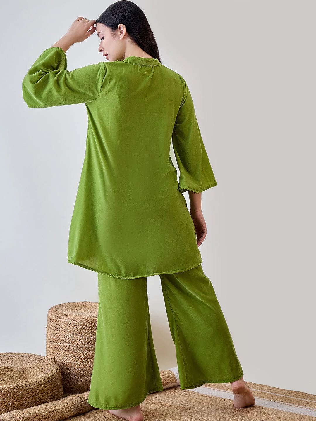 Olive Green Velvet Minimalistic Lounge Set - Image 3